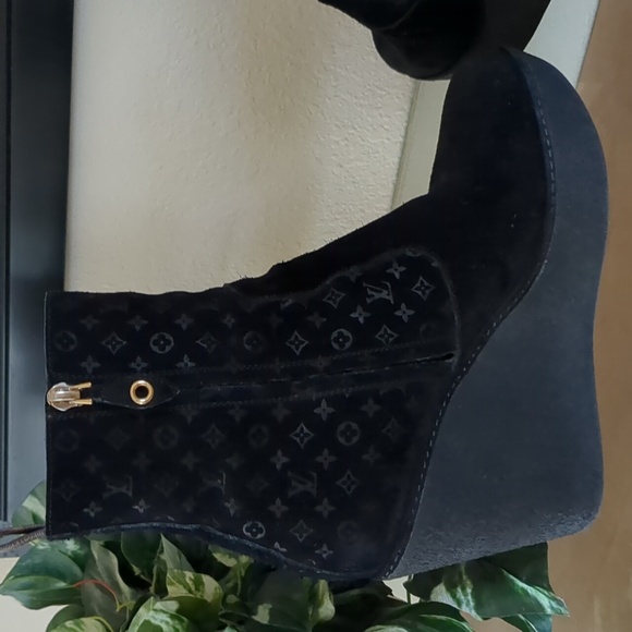 Louis Vuitton wedge booties 10.5 ( fits 9.5) - Picture 3 of 12